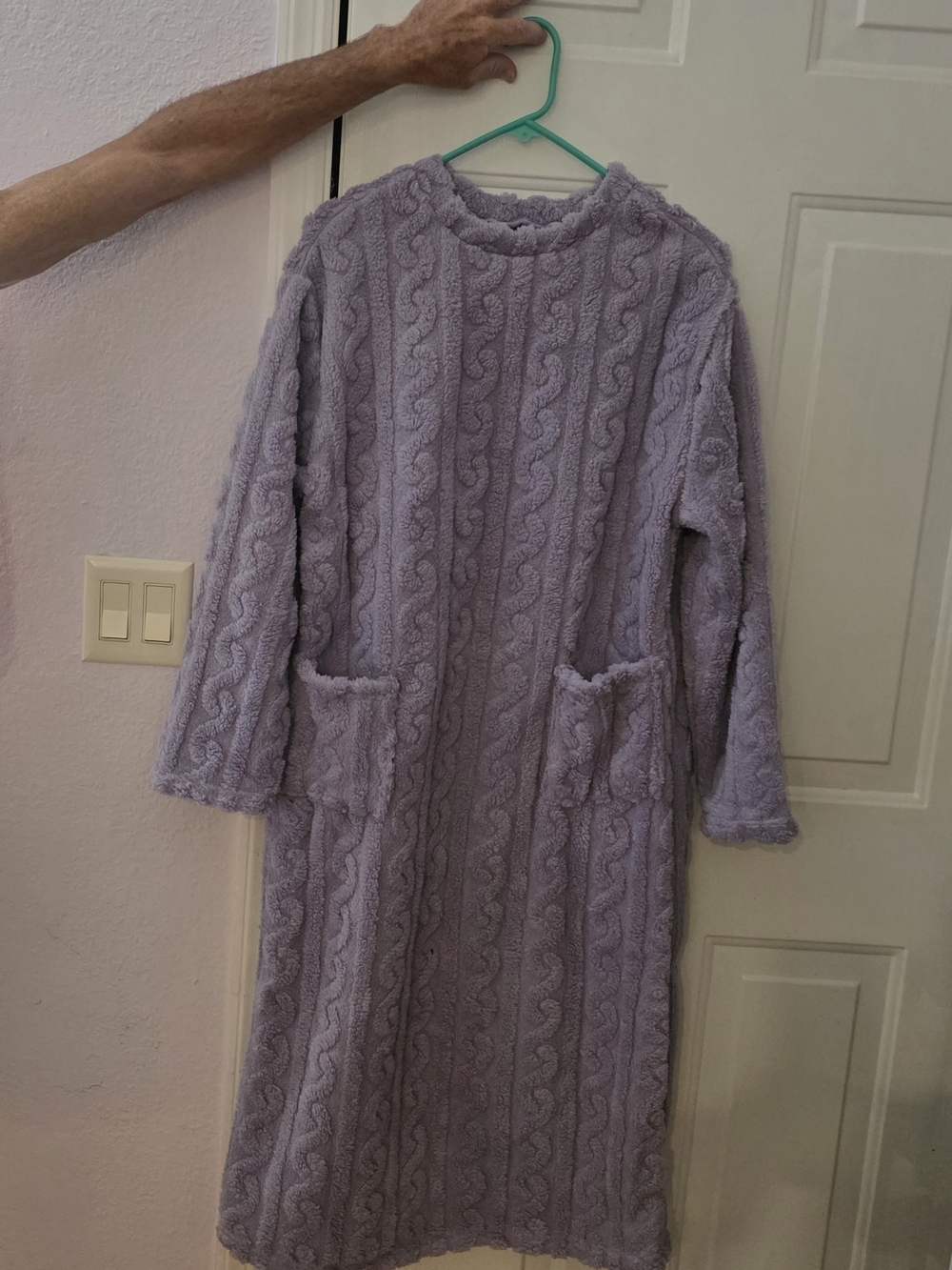 NEW Womens Small Plush Cable-Knit Lavender Robe with Pockets